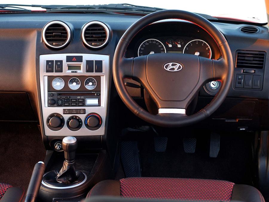  Hyundai Tiburon 2005 года  (ZA) (фото 2 из 16)
